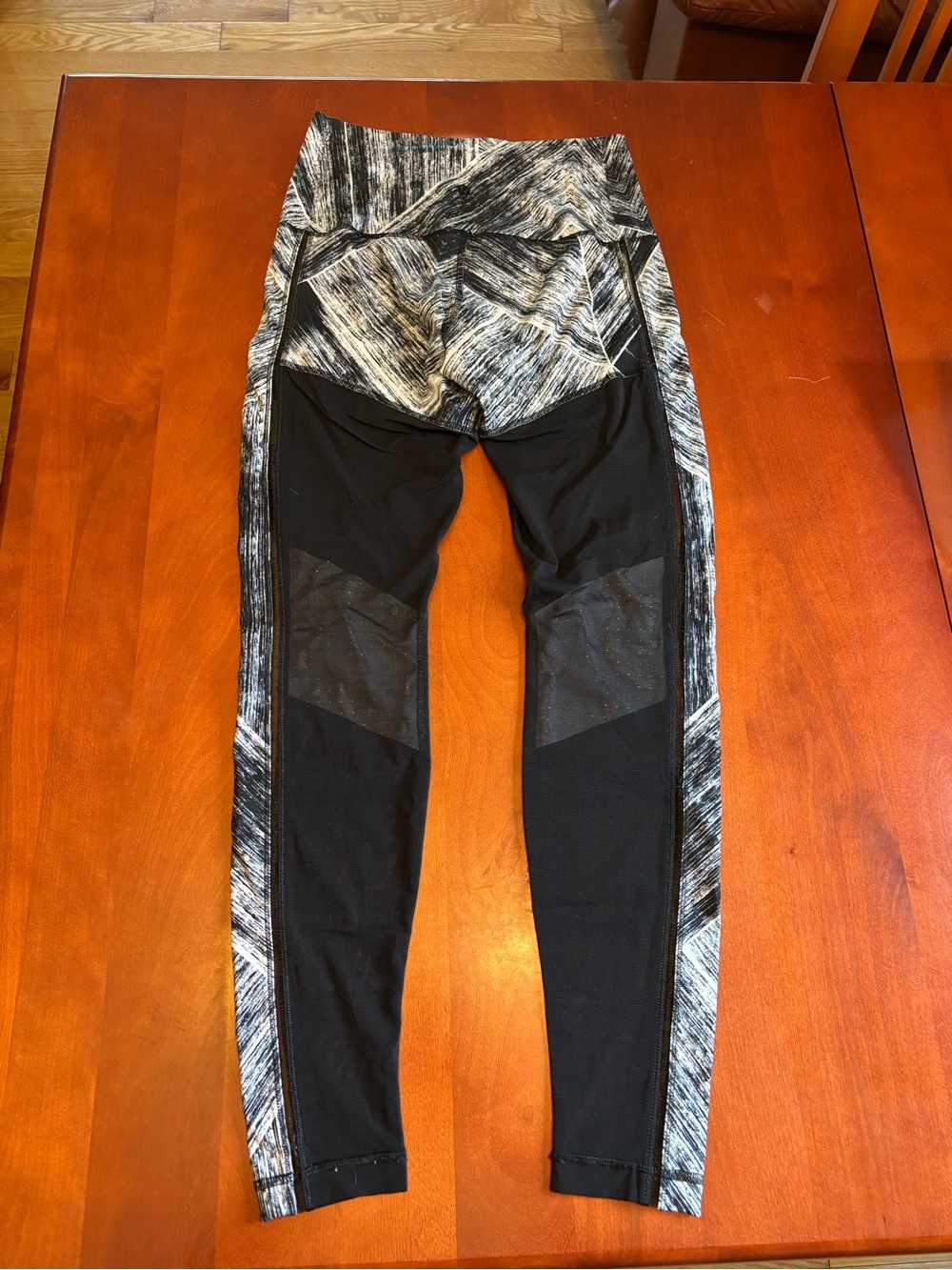 Lululemon Athletica Hot To Street Pant Size 6